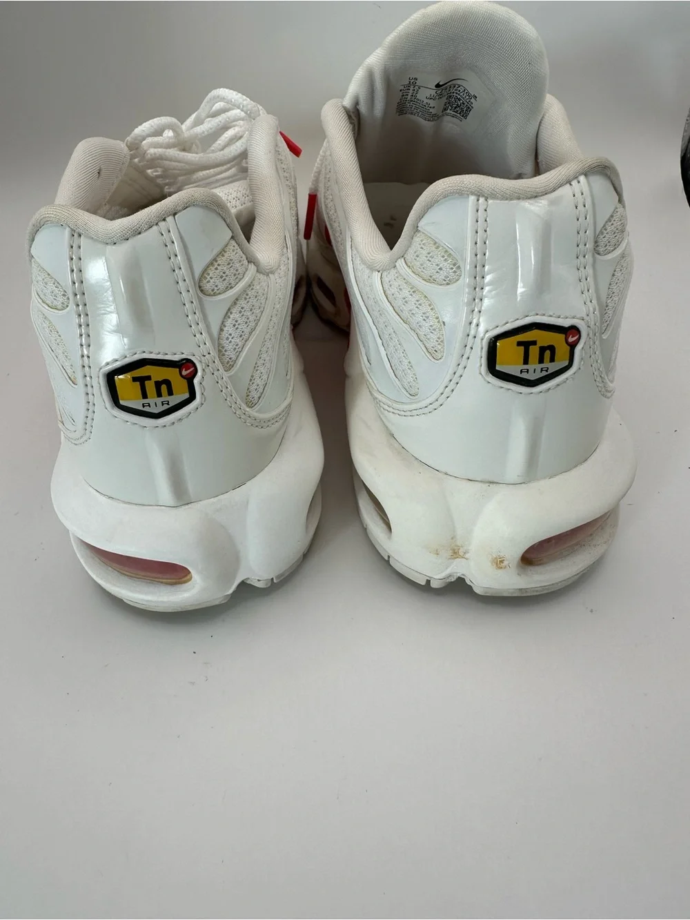 Nike Air Max Plus TN Sneakers Womens Siz 10 White Red Athletic Trainer CZ9337100